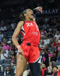 阿贾-威尔逊22次20+15篮板创历史纪录 超越名宿查尔斯登顶榜首